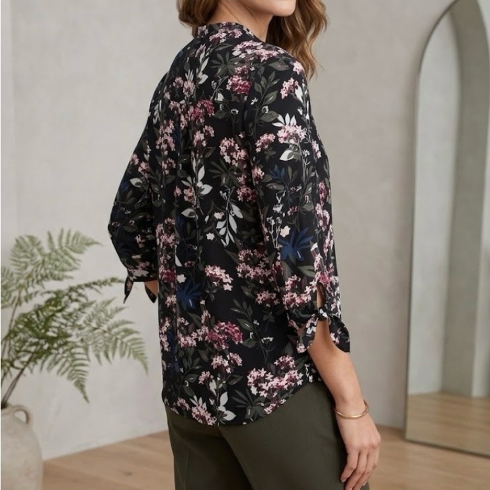 Ivanka Trump Floral blouse, V-neck, 3/4 sleeves with Tie-Sleeve details.  M
